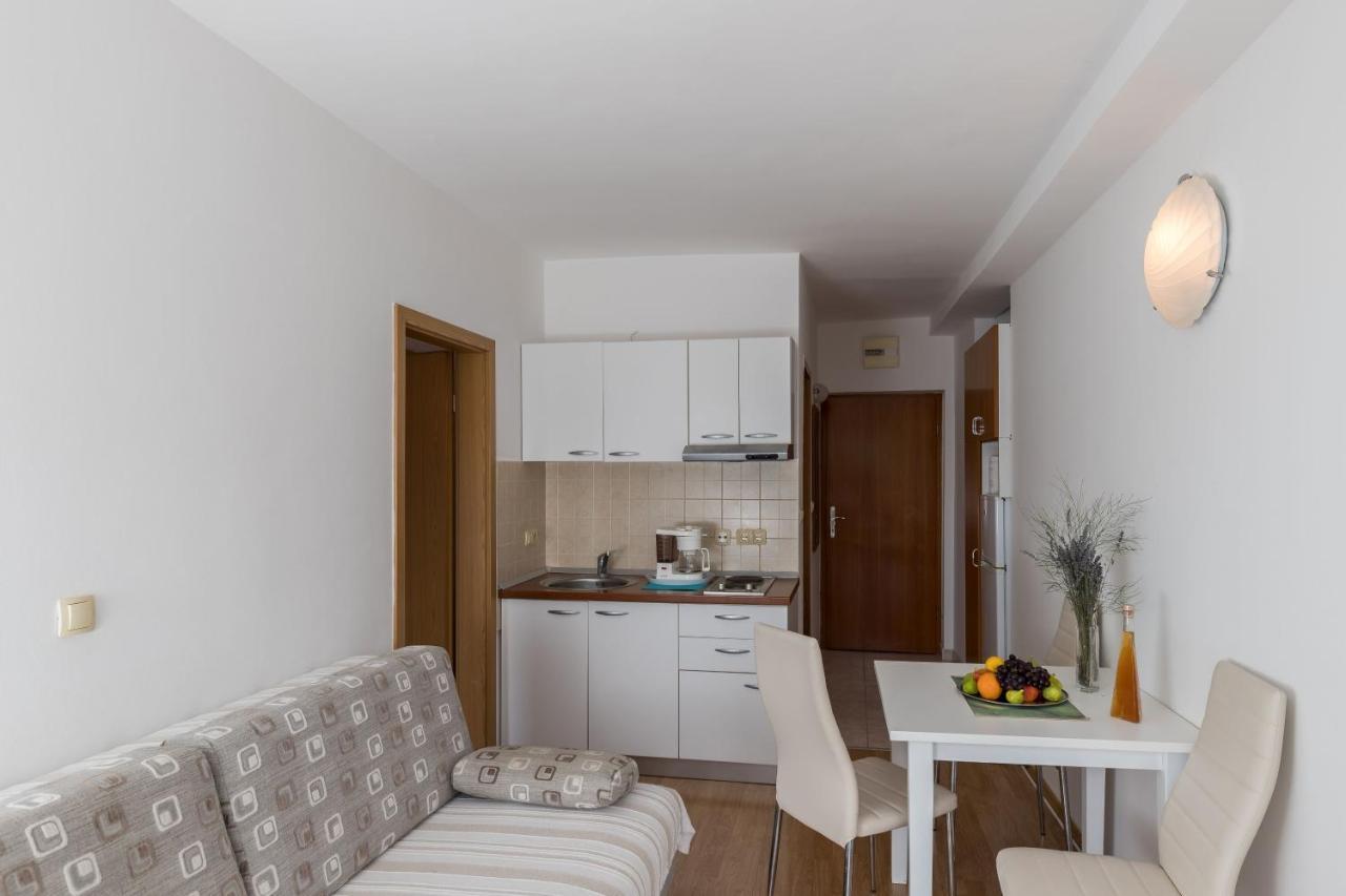 Apartments & Room Eva Slano Habitación foto