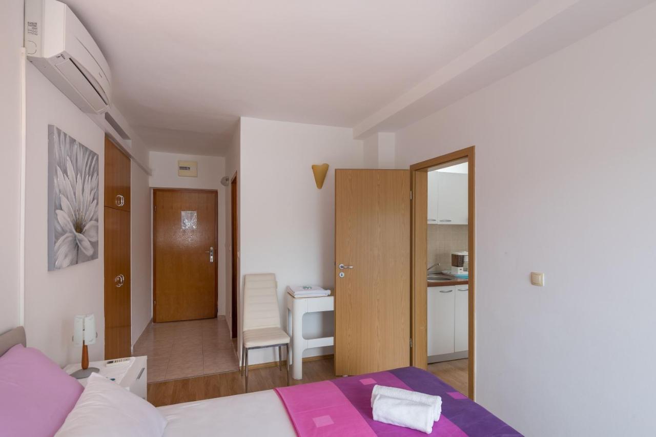 Apartments & Room Eva Slano Habitación foto