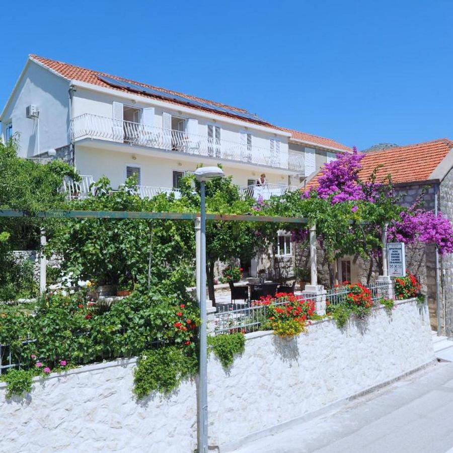Apartments & Room Eva Slano Exterior foto